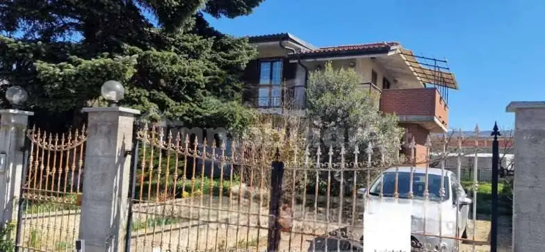 Villa in asta a Frossasco