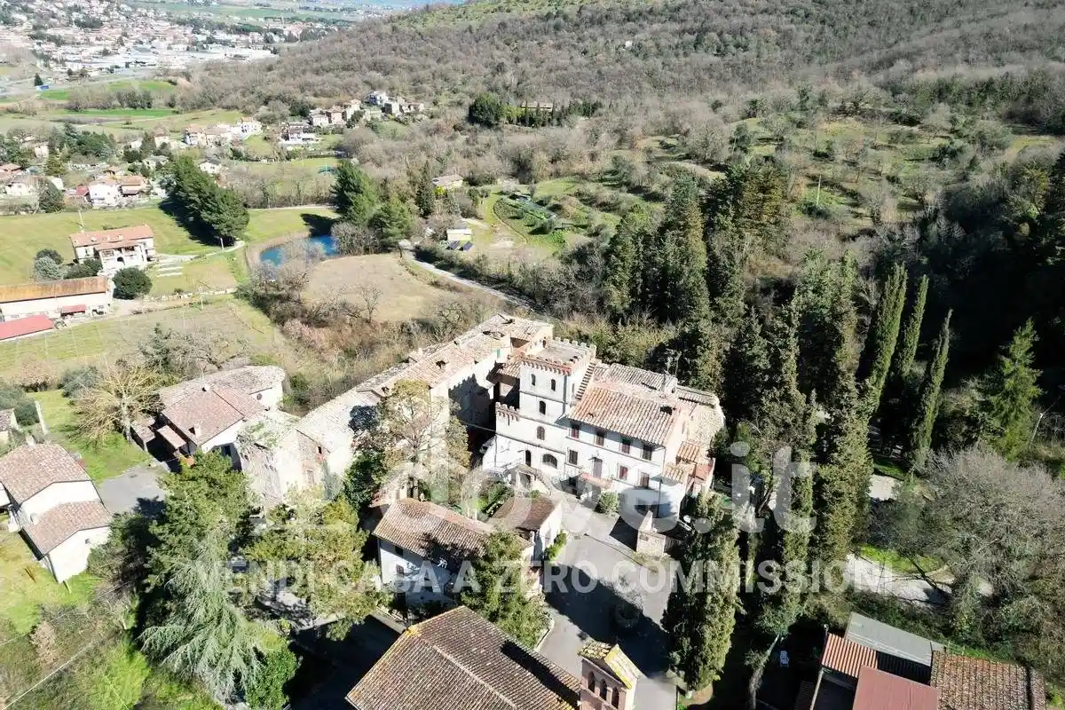 Palazzo - Edificio in vendita a Piegaro
