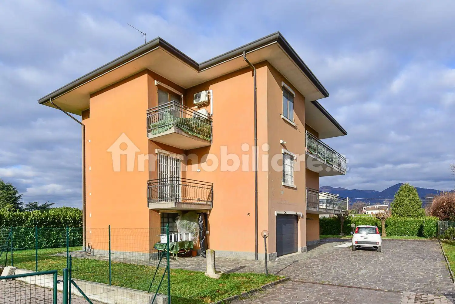 Appartamento in vendita a Rogeno