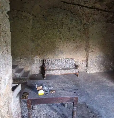 Rustico, da ristrutturare, 130 m², Casalvieri - foto 2