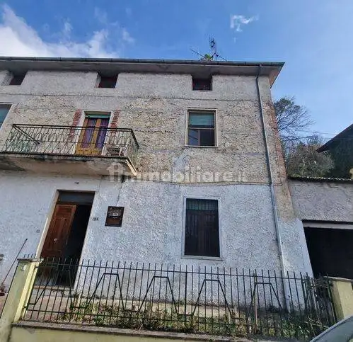 Villa in vendita a Posta Fibreno