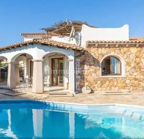 Villa in vendita a Olbia