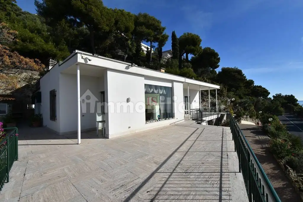 Villa in vendita a Ospedaletti