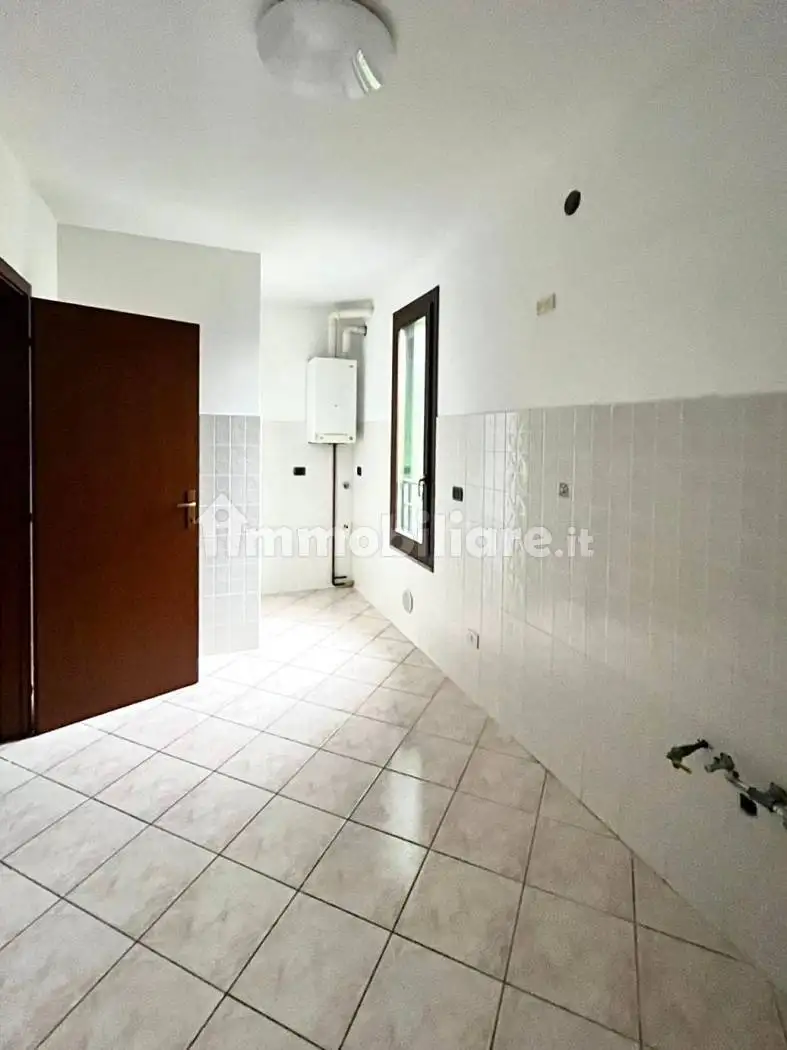 Bilocale via Giacomo Leopardi, Centro, Bisuschio - foto 2