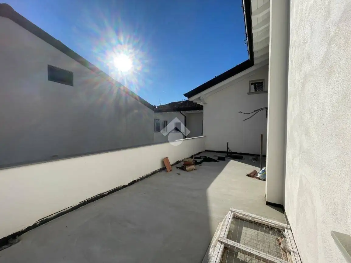 Trilocale via Ponte Fabbro 82, Centro, Cologne - foto 2