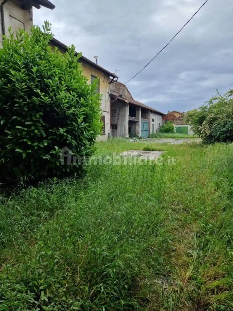 Palazzo - Edificio in vendita a Pozzuolo Martesana