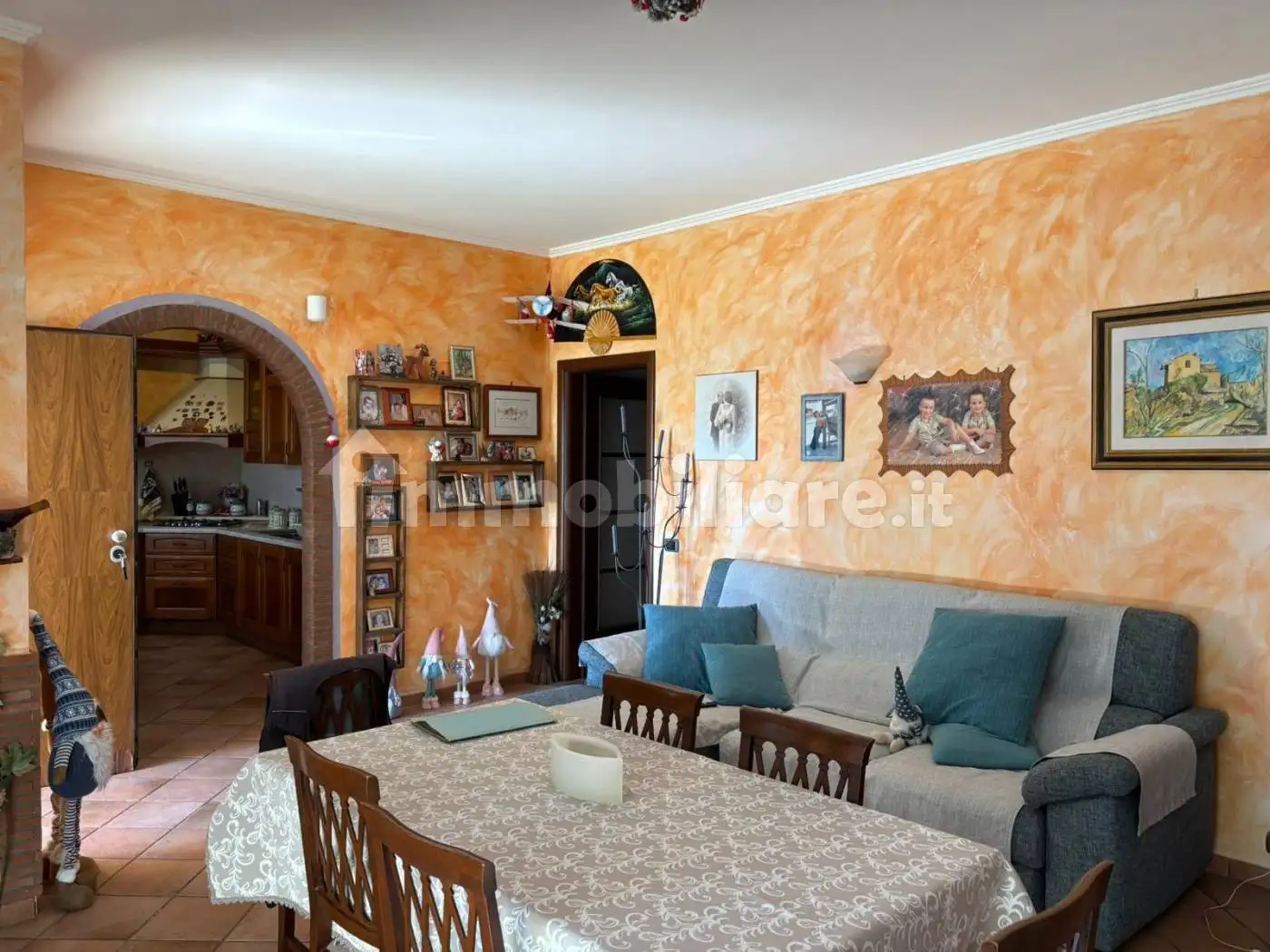 Palazzo - Edificio in vendita a Aprilia