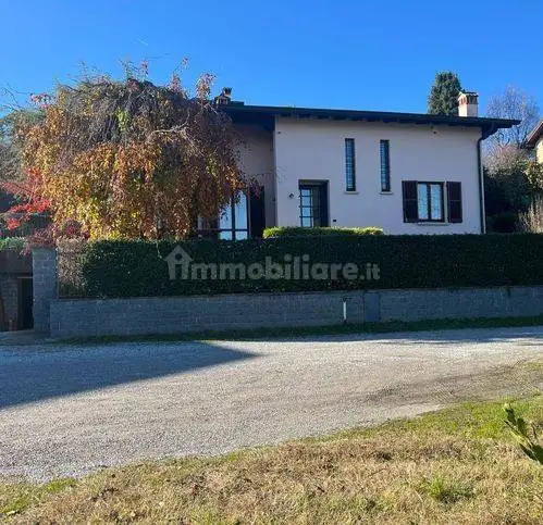 Villa in vendita a Albavilla