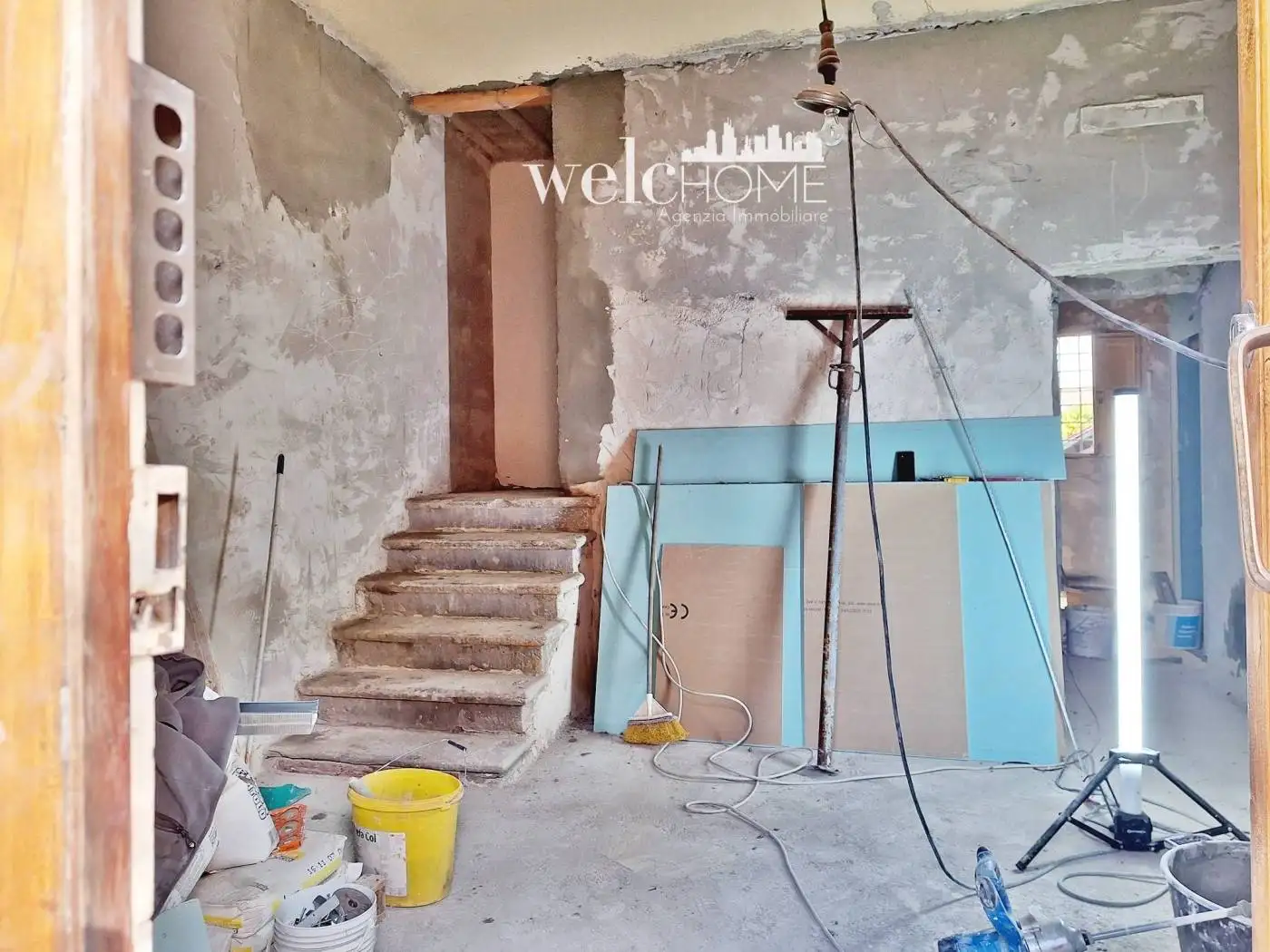 Casa indipendente in vendita a Campi Bisenzio