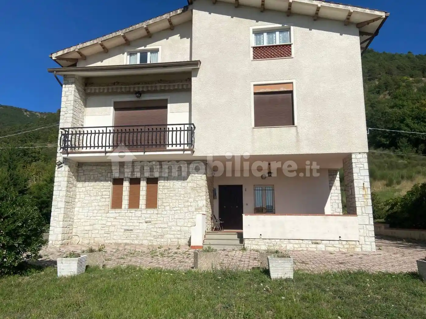 Villa plurifamiliare via Flaminia 6, Villa Col Dei Canali, Costacciaro - foto 2