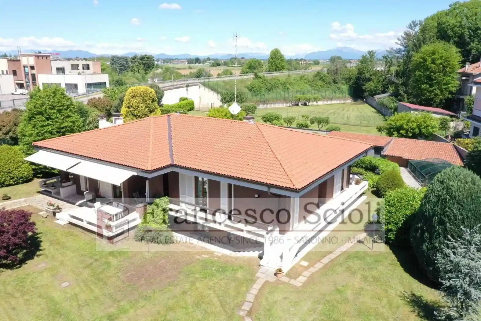 Villa in vendita a Saronno