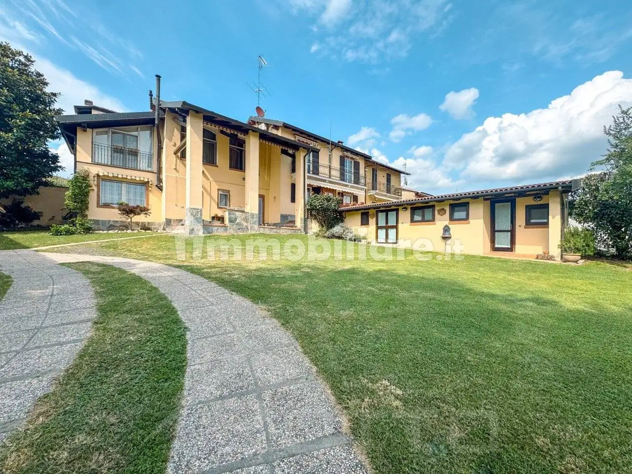 Villa in vendita a Nibbiola