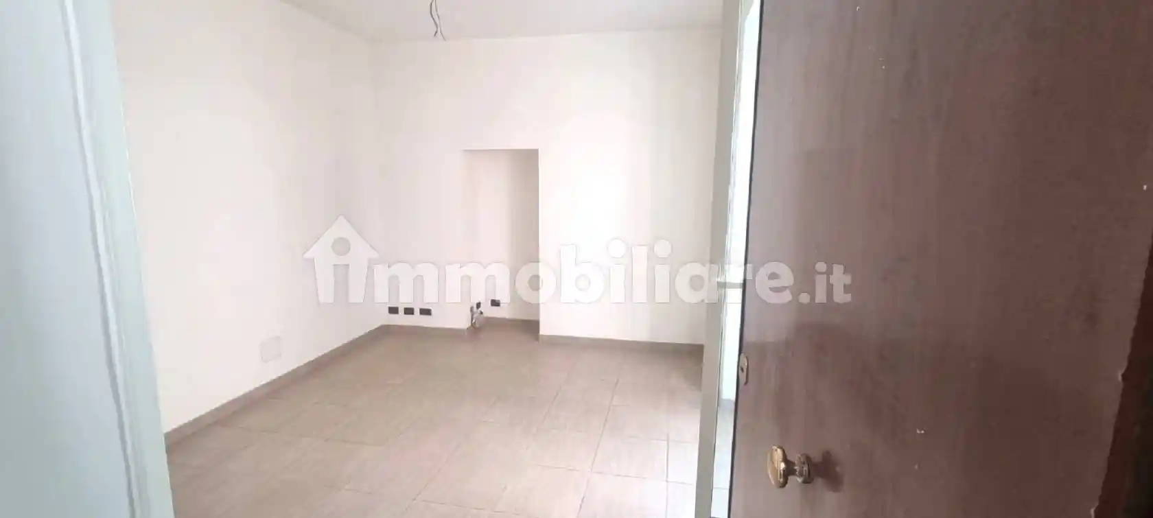 Palazzo - Edificio in Affitto - foto 3