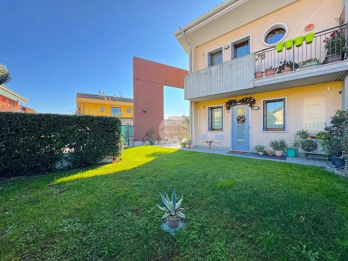 Appartamento in vendita a Castel d'Azzano