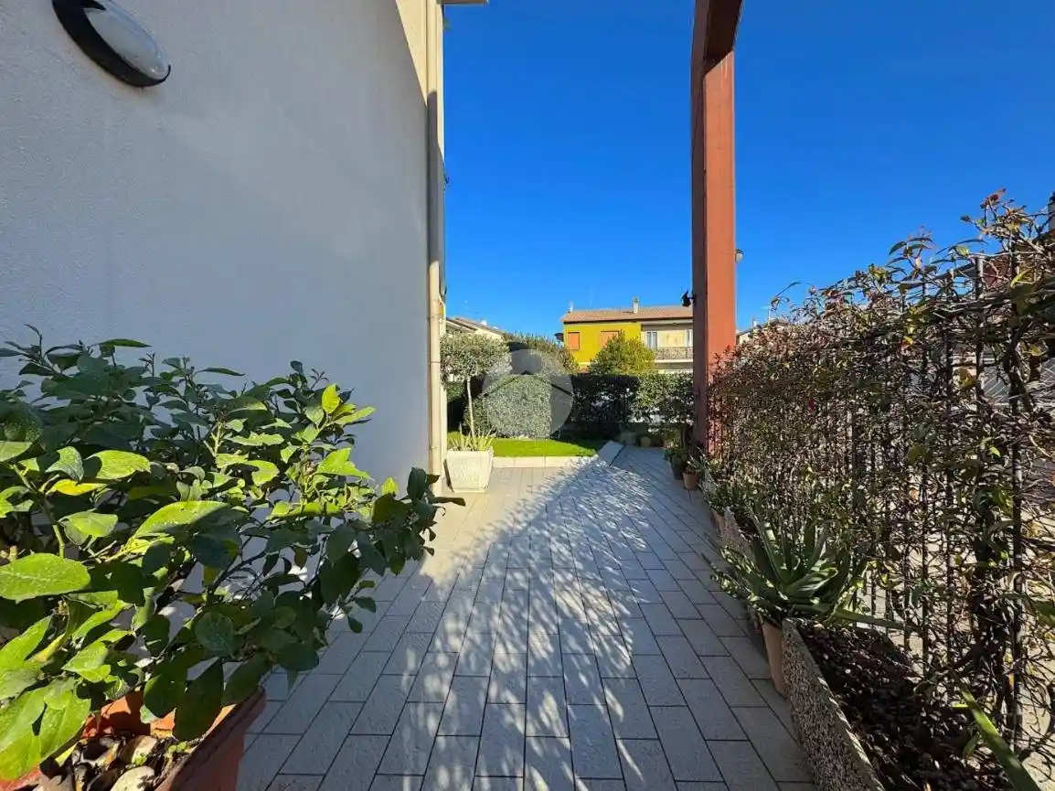 Trilocale via G. Verdi 3, Beccacivetta Azzano, Castel d'Azzano - foto 4