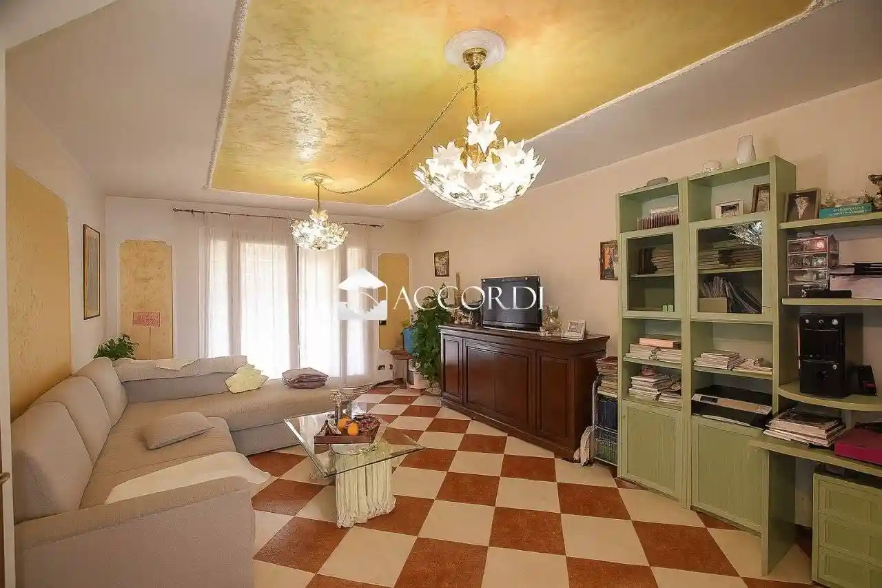 Villa a schiera via Giuseppe Garibaldi, Centro, Caerano di San Marco - foto 4