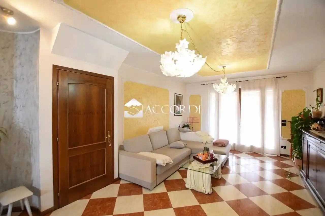 Villa a schiera via Giuseppe Garibaldi, Centro, Caerano di San Marco - foto 5