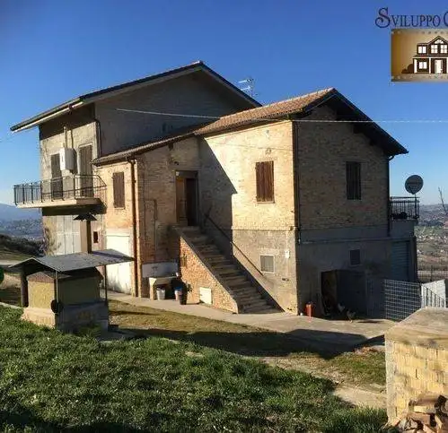 Rustico - Casale in vendita a Controguerra