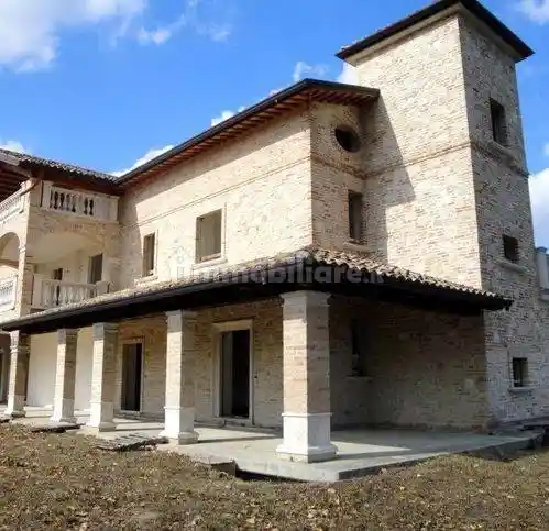 Rustico - Casale in vendita a Folignano