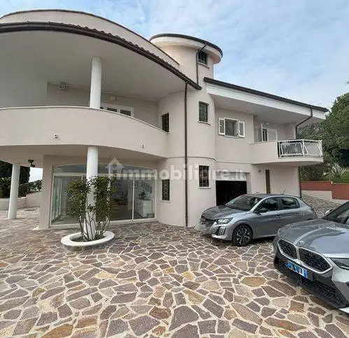 Villa unifamiliare, buono stato, 300 m², Colonnella - foto 2