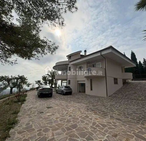 Villa unifamiliare, buono stato, 300 m², Colonnella - foto 3