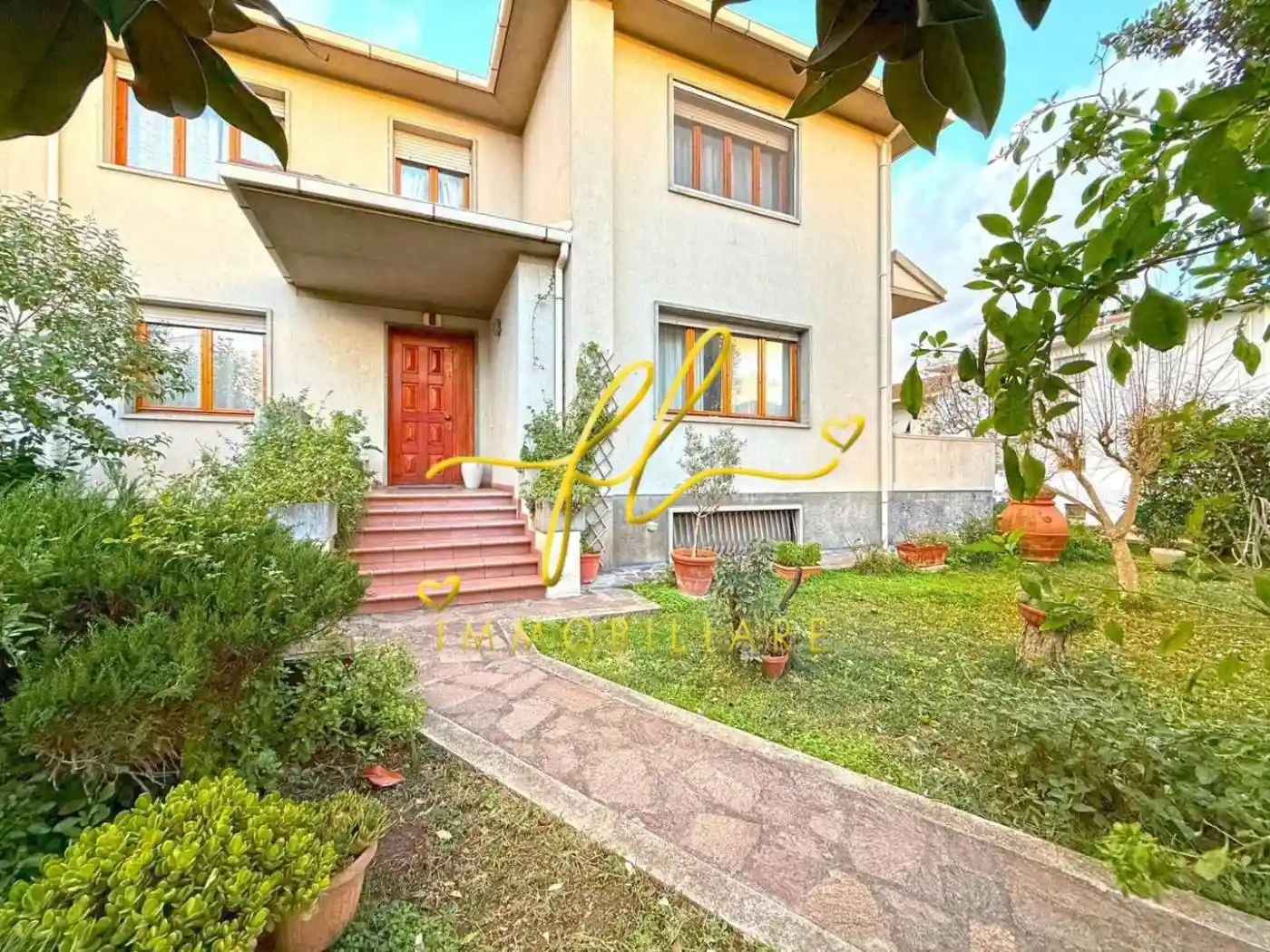 Villa in vendita a Cecina