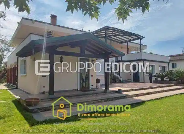 Villetta a schiera in vendita a Montignoso