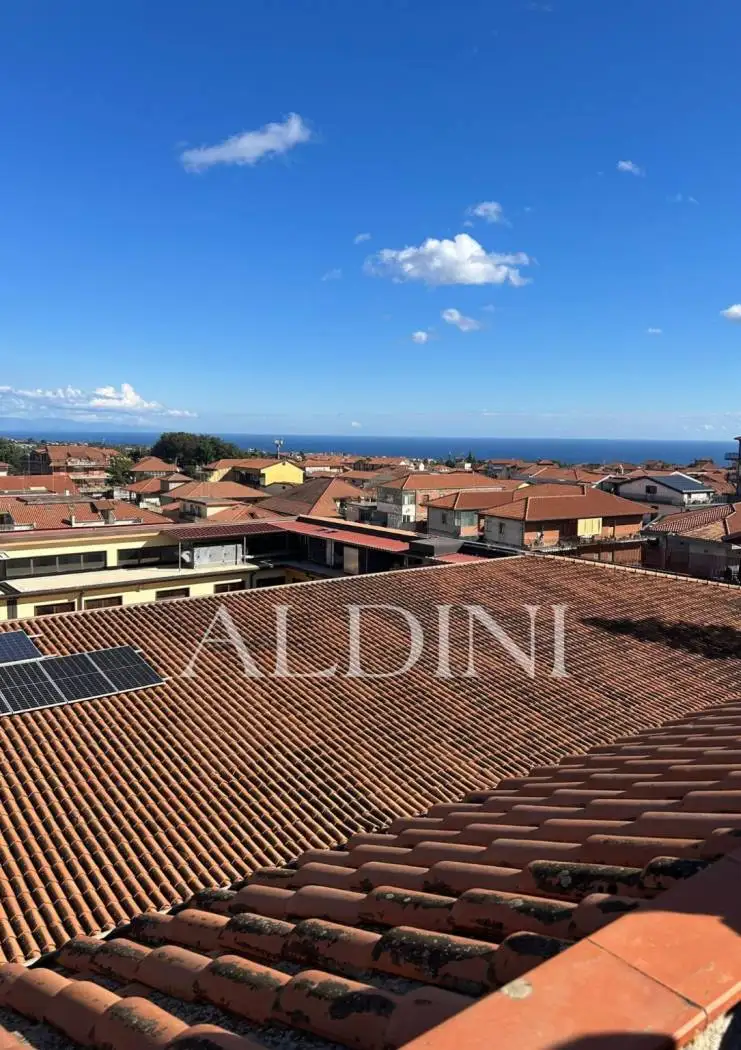 Quadrilocale via Stazzone 61, Centro, Aci Sant'Antonio - foto 2