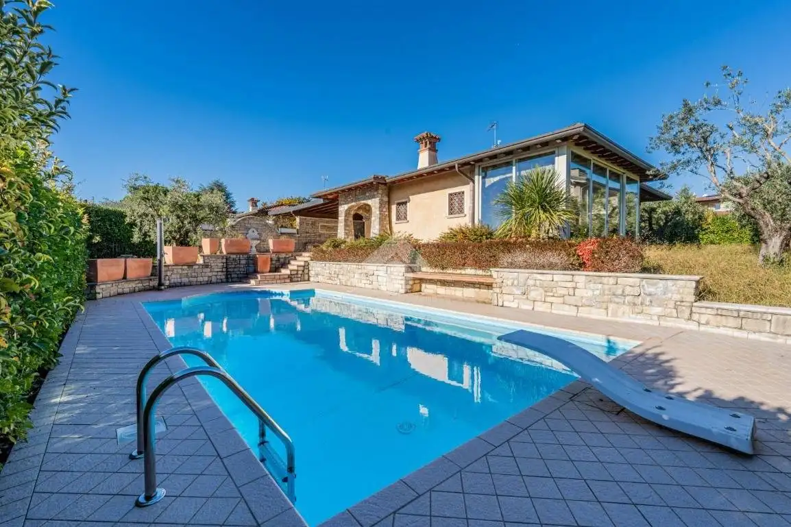 Villa in vendita a San Felice del Benaco