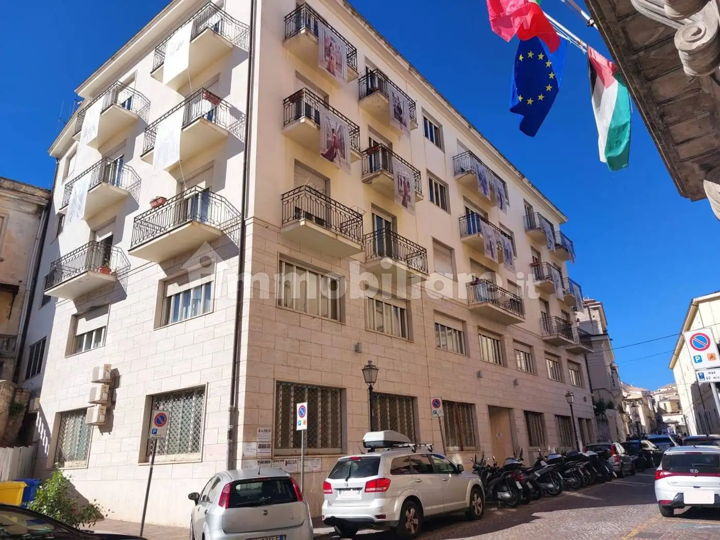 Palazzo - Edificio in affitto a Catanzaro