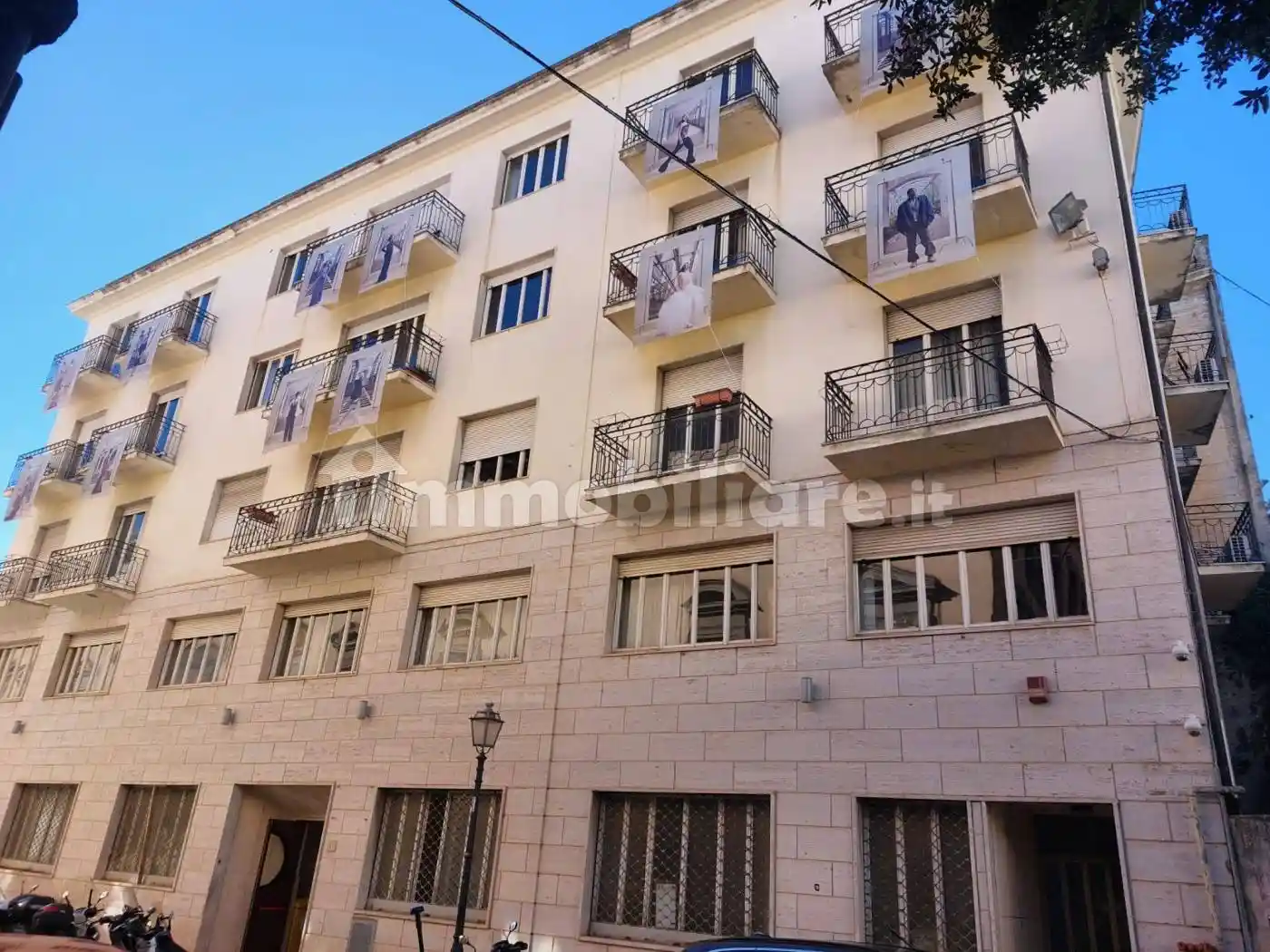 Palazzo - Edificio in Affitto - foto 3