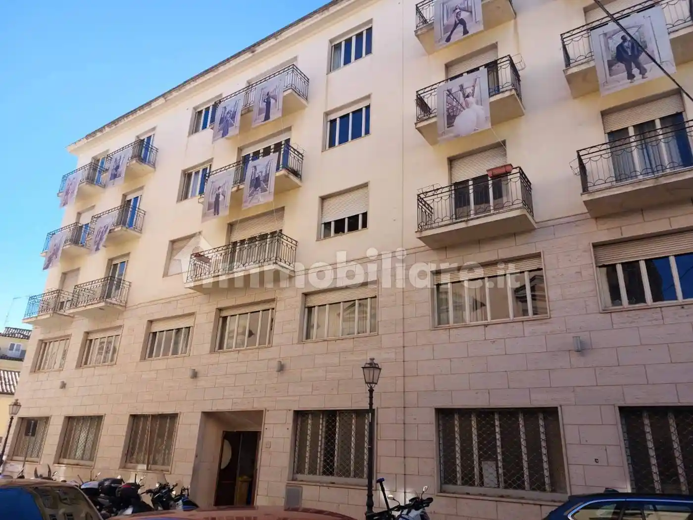 Palazzo - Edificio in Affitto - foto 4