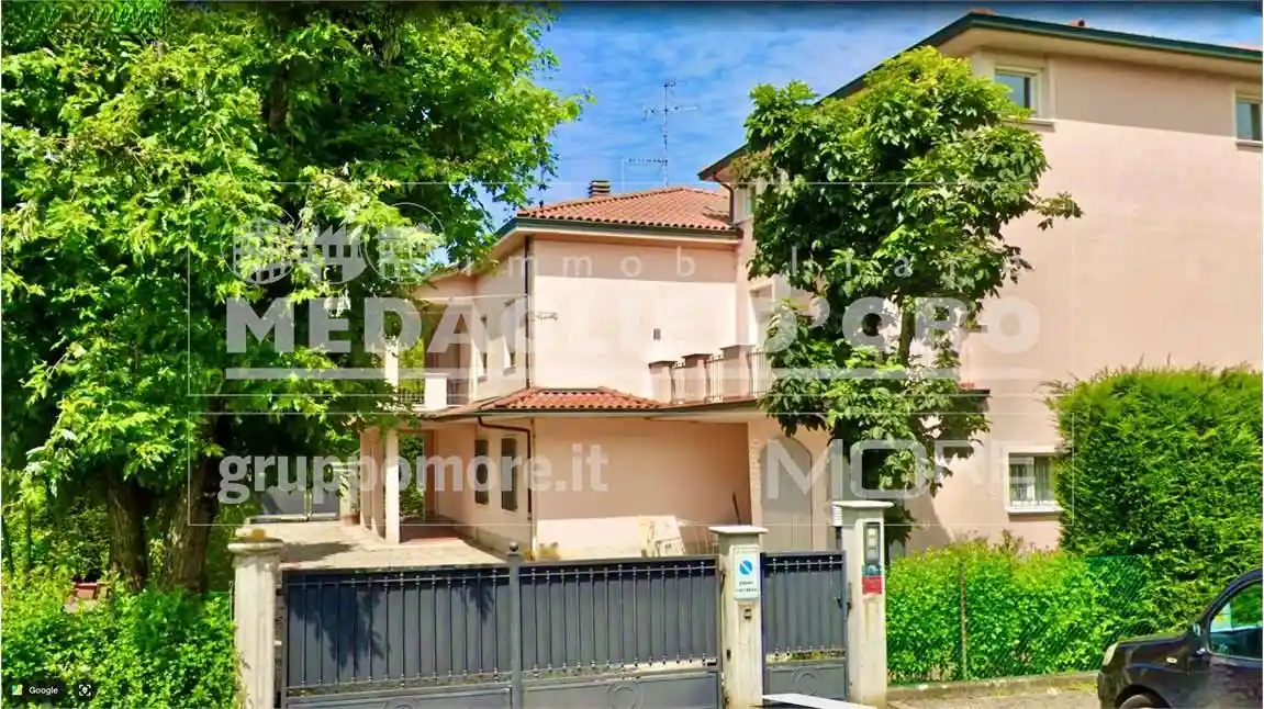 Villa in vendita a Modena