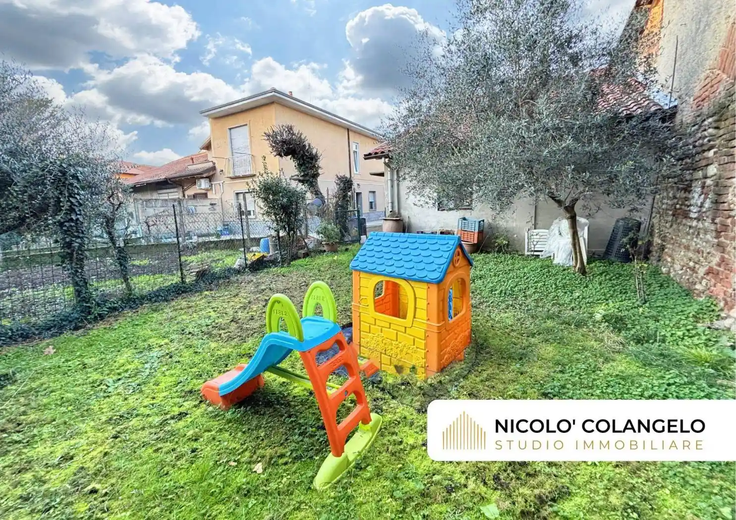 Appartamento in vendita a Caronno Pertusella