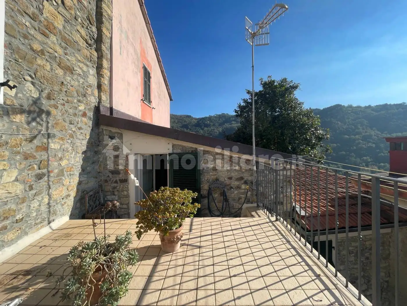 Casa indipendente in vendita a Sarzana