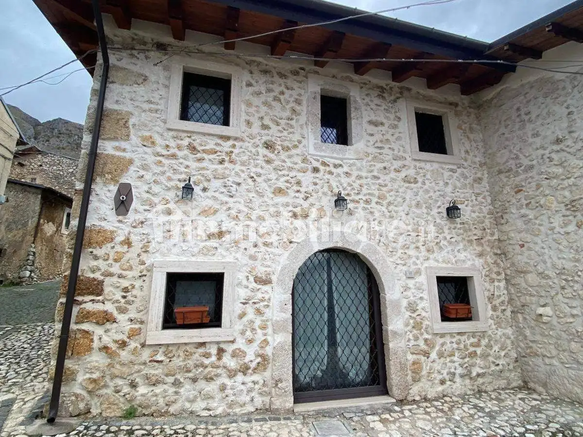 Rustico - Casale in vendita a Massa d'Albe