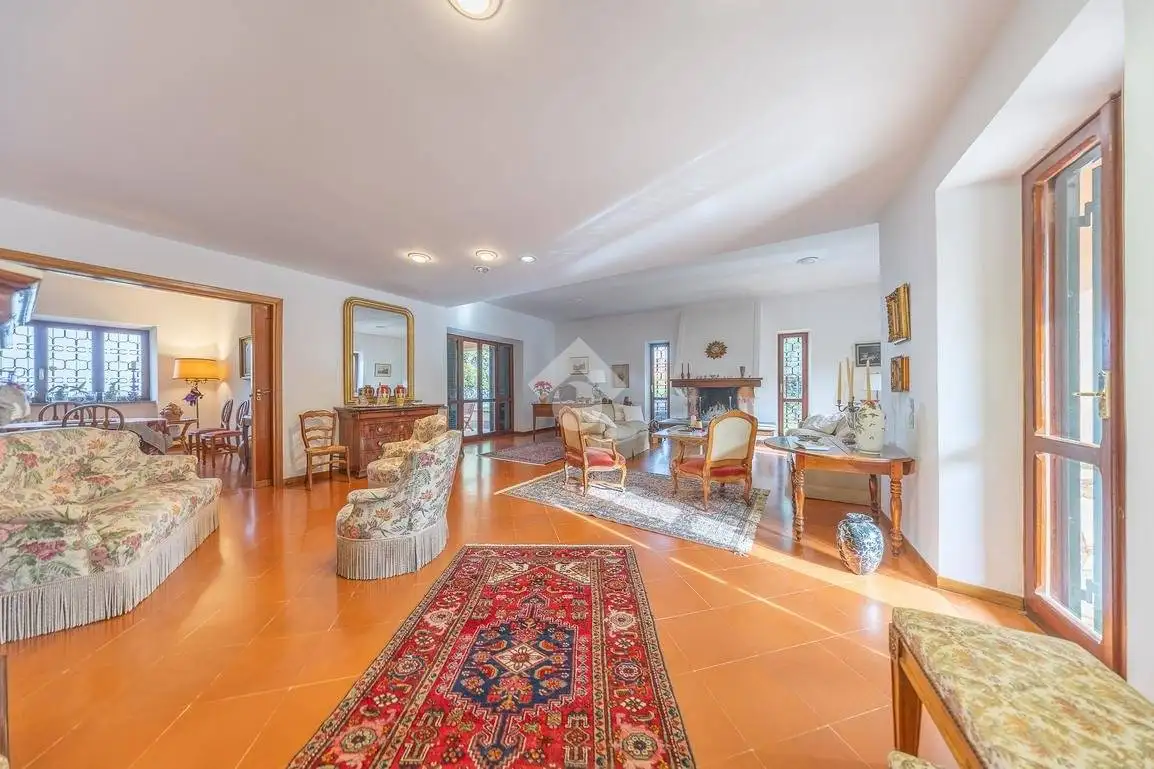 Villa in vendita a Monte Porzio Catone