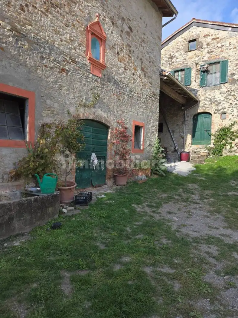 Palazzo - Edificio in vendita a Calestano