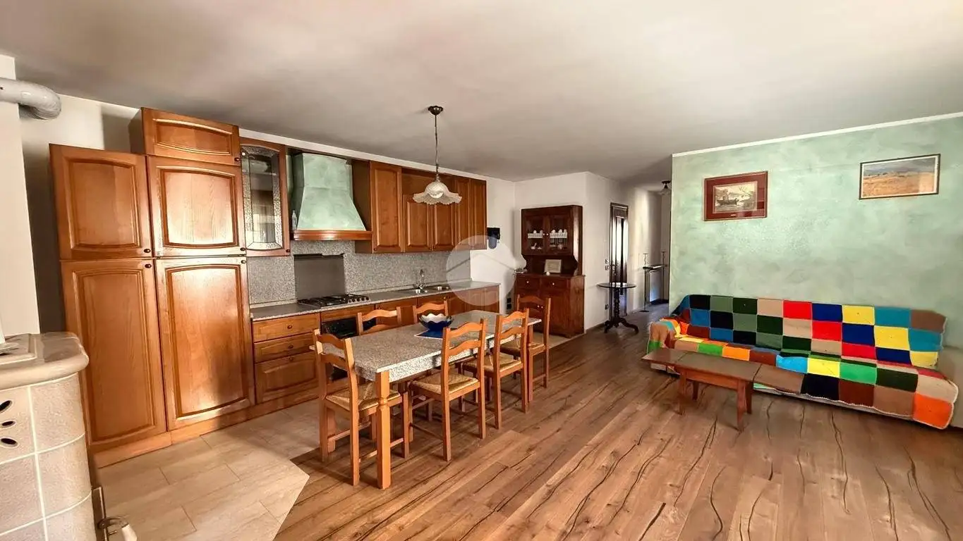 Casa indipendente in vendita a Esine