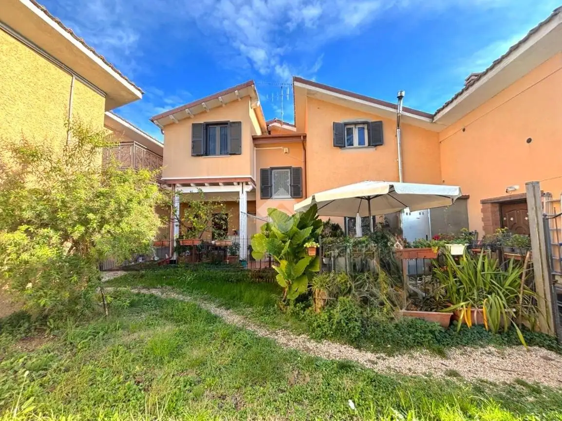 Villa in vendita a Genzano di Roma
