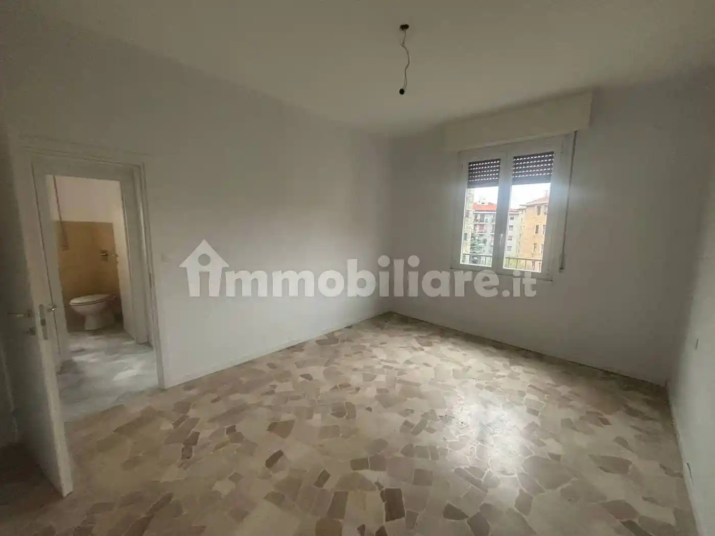 Trilocale largo Cavalieri di Malta 4, Lorenteggio, Milano - foto 2