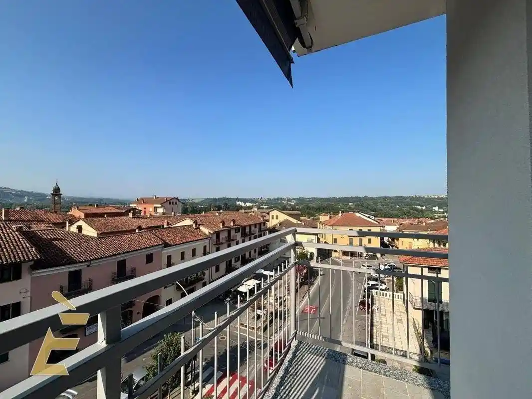 Quadrilocale piazza Vittorio Emanuele 19, Centro, Farigliano - foto 2