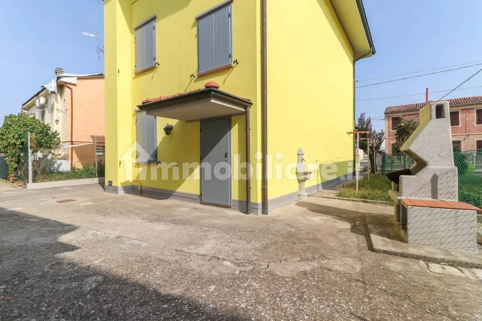 Villa in vendita a Cento