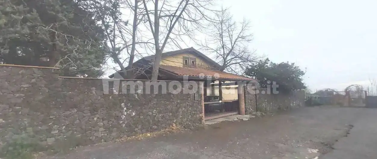 Villa in asta a Pedara