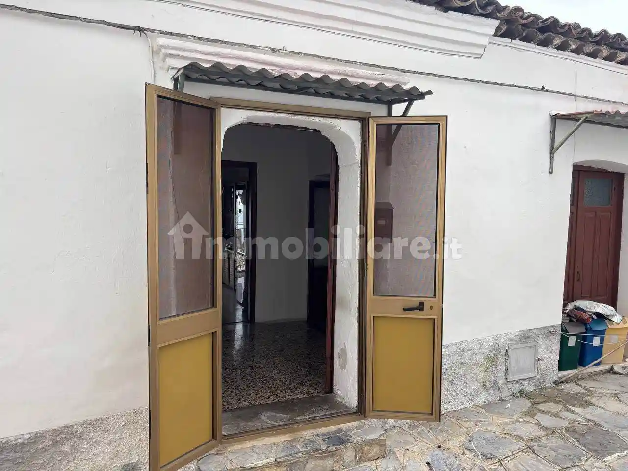 Terratetto unifamiliare 70 m², da ristrutturare, Centro, Roseto Capo Spulico - foto 2