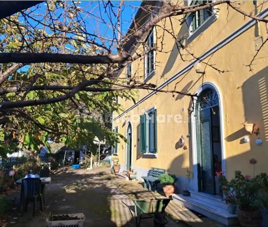 Rustico - Casale in vendita a Livorno