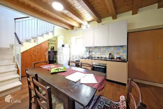 Casa indipendente in affitto a Verona