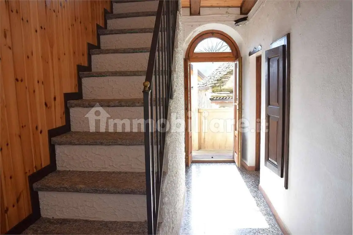 Casa indipendente in vendita a Calasca-Castiglione