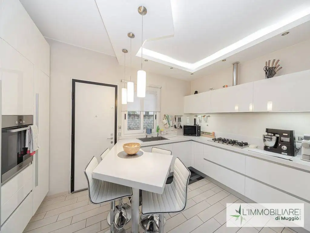 Trilocale via Giuseppe Verdi 2, Centro, Muggiò - foto 2