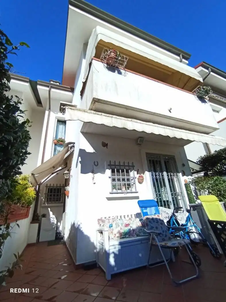 Villetta a schiera in vendita a Massa